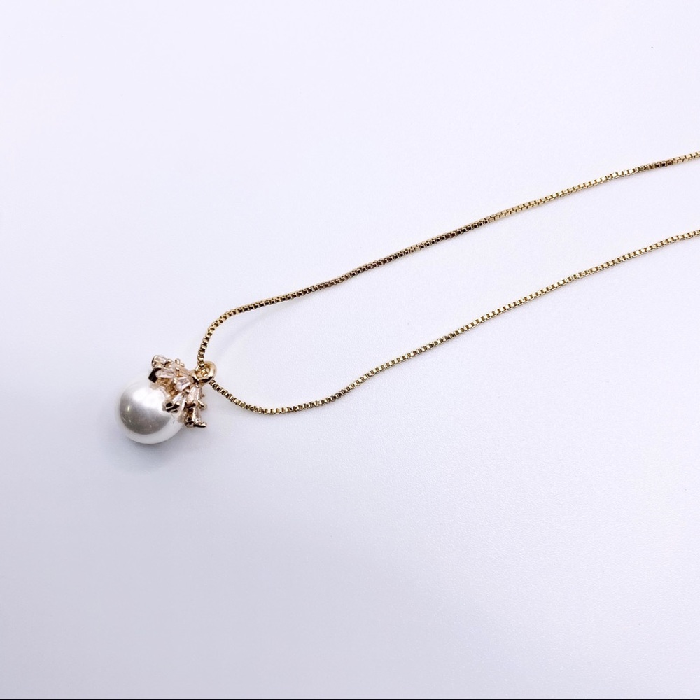 Jamily Pearl Necklace